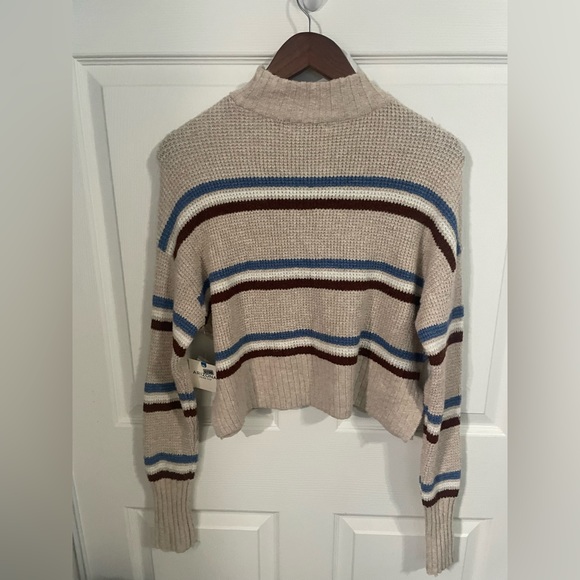 Arizona Jean Co Women’s Mock Neck Striped Cropped Sweater Size Large Beige. - Picture 8 of 10